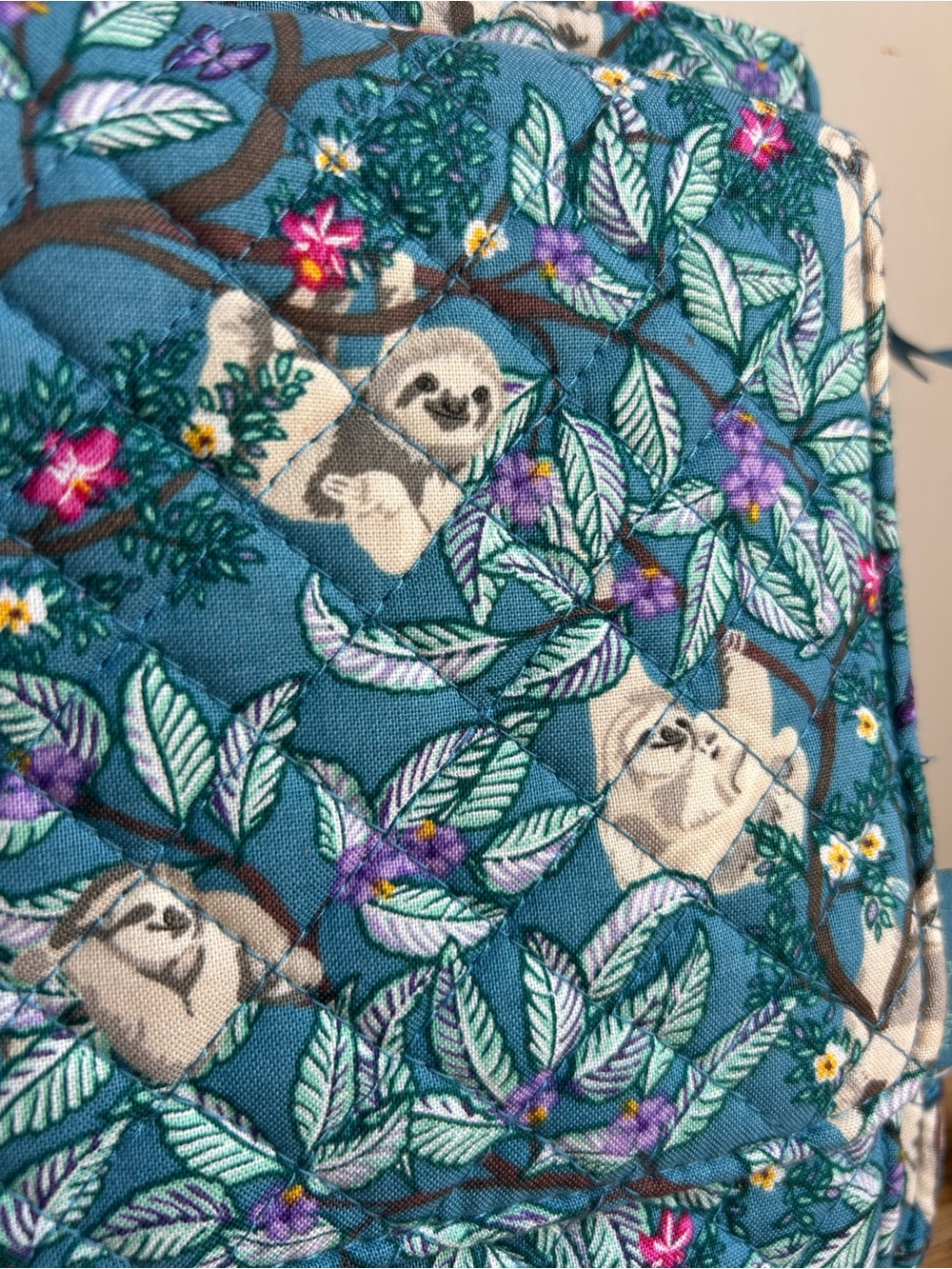 Vera Bradley Hanging Around Sloth Crossbody Bag Blue Floral Quilted Retired - Picture 4 of 10
